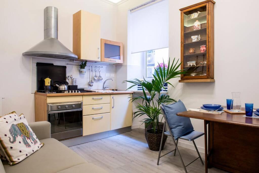Colosseum/Panisperna Nina Apartament With Terrace روما المظهر الخارجي الصورة