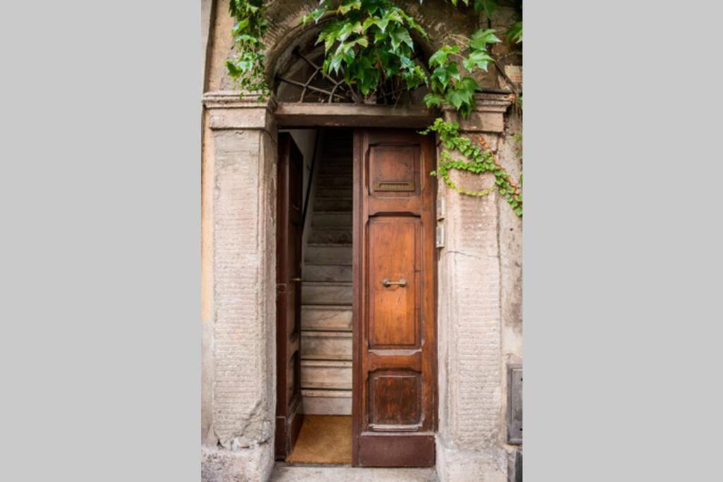 Colosseum/Panisperna Nina Apartament With Terrace روما المظهر الخارجي الصورة