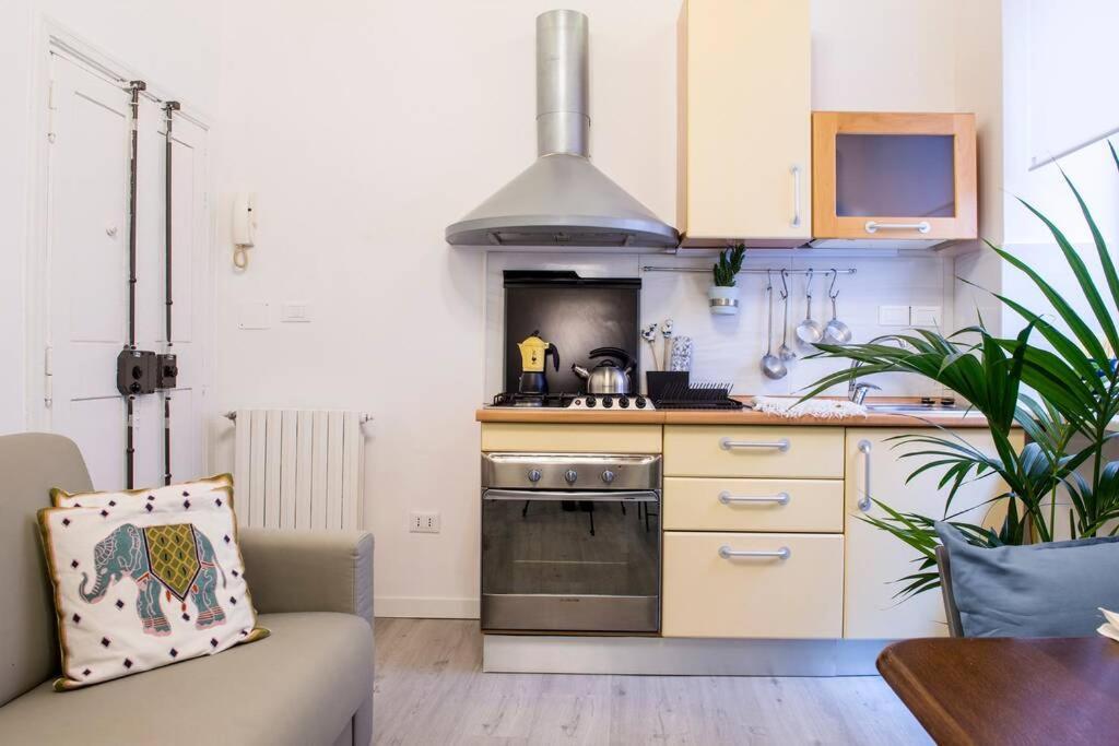 Colosseum/Panisperna Nina Apartament With Terrace روما المظهر الخارجي الصورة